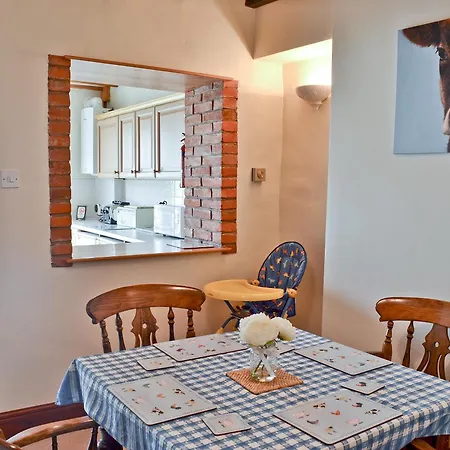 No 2 Flowery Bank * مالتون