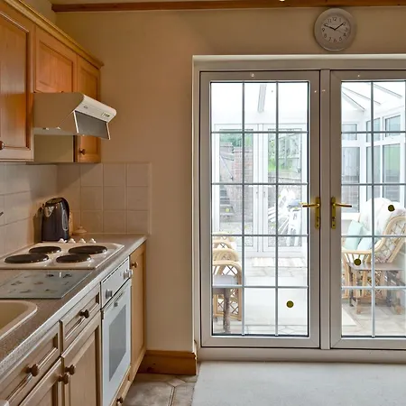 No 2 Flowery Bank * مالتون